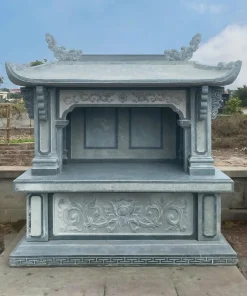 Góc trực diện lăng mộ đá xanh rêu CT37 Cát Tiến thi công tại Quảng Ninh năm 2025