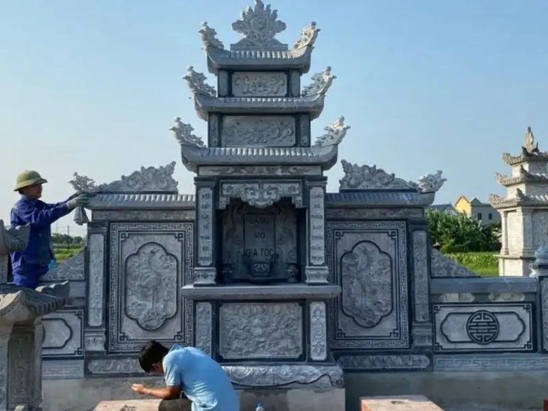 Đá tự nhiên nguyên khối giúp lăng mộ bền chắc