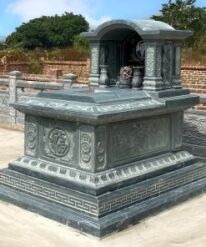 Mộ đá granite nguyên khối xanh rêu có mái CT99