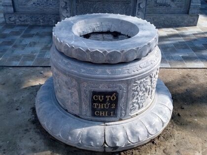 Mộ tròn đá xanh rêu CT69