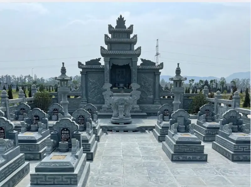 Kích thước của lăng mộ đá cần hài hòa với tổng thể cả khuôn viên 