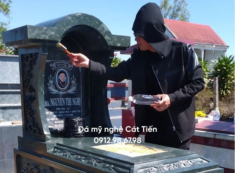 Mộ đá granite cần được lắp đặt đúng kỹ thuật để có độ bền trường tồn theo thời gian