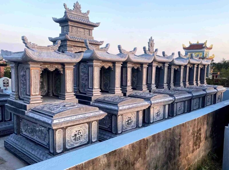 Công trình khu lăng mộ đá xanh rêu Cát Tiến thi công ở Tây Nguyên năm 2024