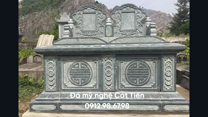 Đá mỹ nghệ Cát Tiến là xưởng đá hàng đầu tại Ninh Bình với hơn 10 năm kinh nghiệm thiết kế và thi công mộ đá đôi nguyên khối