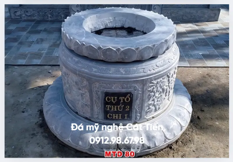 Mộ đá đơn hình tròn tượng trưng cho sự viên mãn, trọn vẹn và chu kỳ luân hồi của đời người