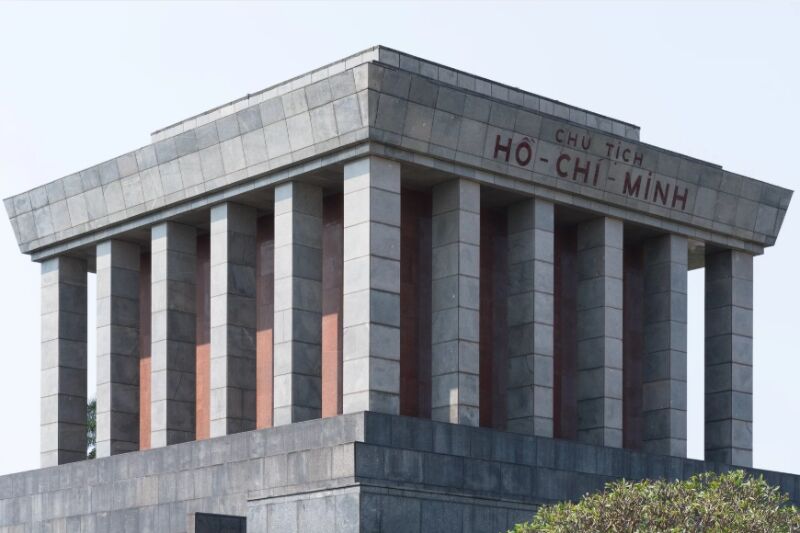 Lăng Chủ tịch Hồ Chí Minh được xây dựng hoàn toàn từ đá nguyên khối