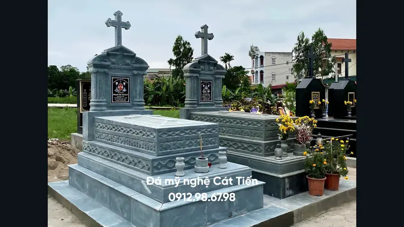 Đá mỹ nghệ Cát Tiến cung cấp mẫu lăng mộ hoa văn hình học đơn giản nhưng vẫn giữ được sự trang trọng