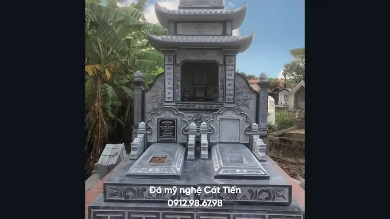 Đá xanh đen có độ cứng cao, chống ăn mòn, giữ màu lâu và nổi bật khi điêu khắc chi tiết sâu