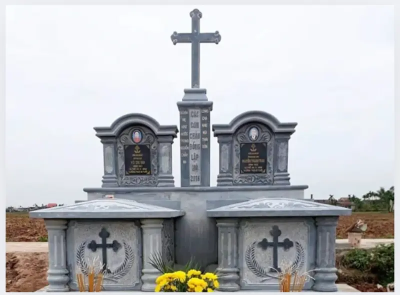 Chọn nghĩa trang Công giáo hoặc khu vực riêng dành cho người theo đạo, đảm bảo sự trang nghiêm và thuận tiện cho việc thăm viếng