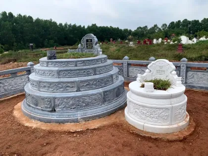 Mẫu mộ đá tròn CT53 do Đá Mỹ Nghệ Cát Tiến chế tác và thi công