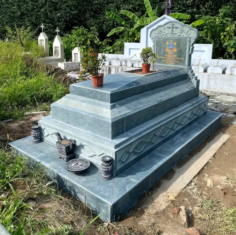 Mẫu mộ đá xanh rêu CT39 thi công tại Nam Định cũ