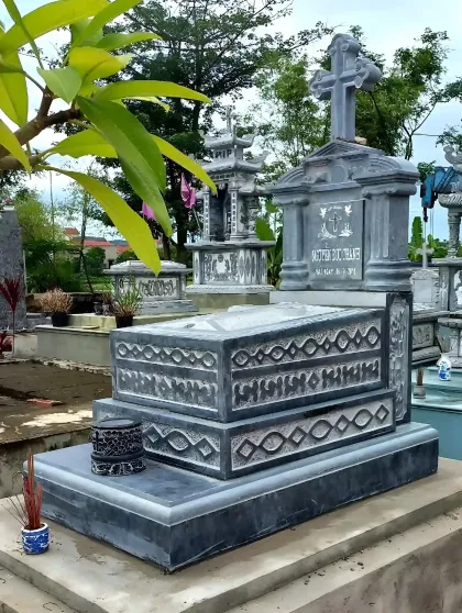 Mẫu mộ đá công giáo xanh rêu CT41 thi công tại Nghệ An năm 2024