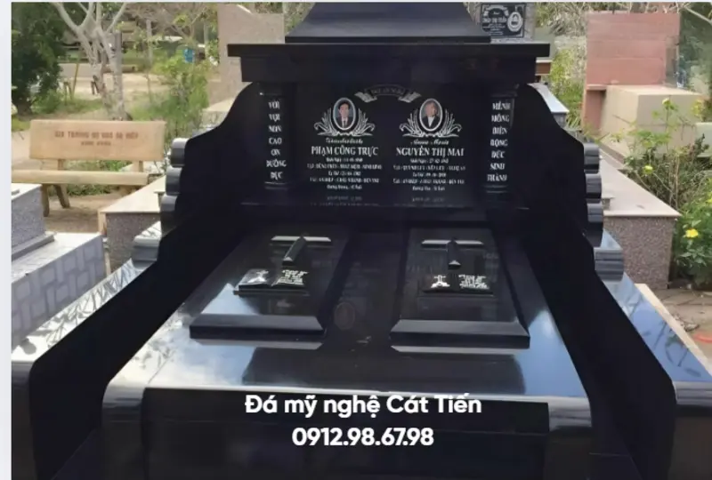 Đá mỹ nghệ Cát Tiến cung cấp mẫu mộ đá đôi một mái chế tác bằng đá hoa cương Granite với chạm khắc đơn giản