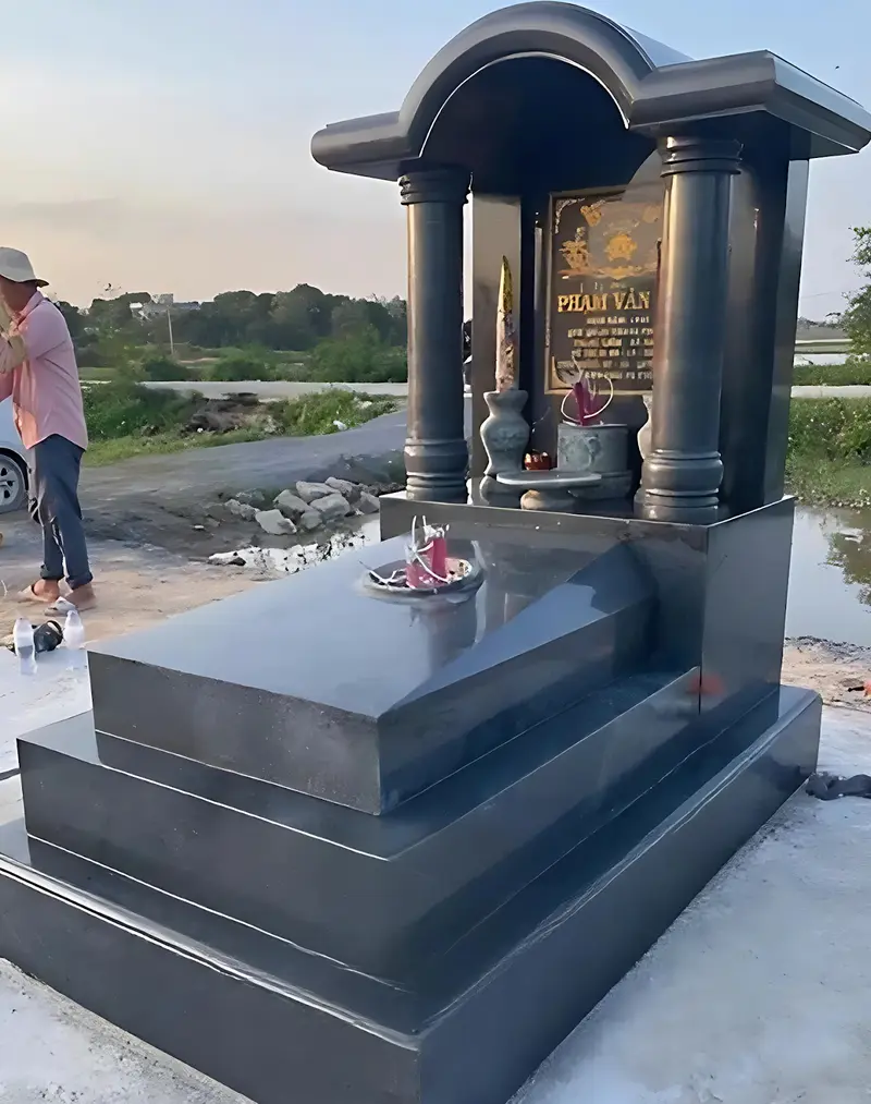 mộ đá vừa đảm bảo độ bền lâu dài, vừa mang tính thẩm mỹ và ý nghĩa tâm linh sâu sắc