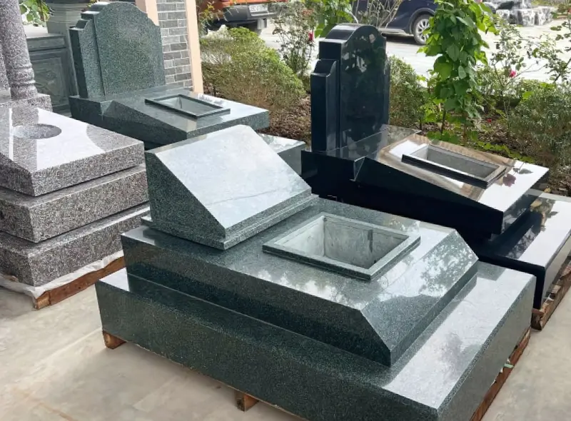 Gia chủ có thể lựa chọn các mẫu đá tự nhiên tùy theo sở thích và yêu cầu phong thủy để làm mộ