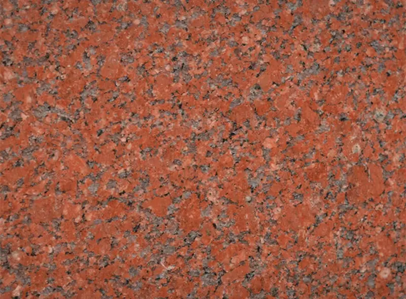 Đá Đỏ Ruby Ấn Độ có màu đỏ mận sáng bóng với độ cứng cao và khả năng chống trầy tốt