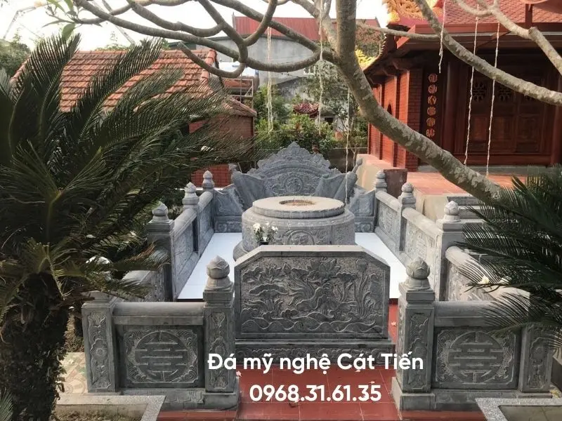 Đá mỹ nghệ Cát Tiến cung cấp mẫu mộ tổ tròn đá xanh rêu hoa văn chạm khắc