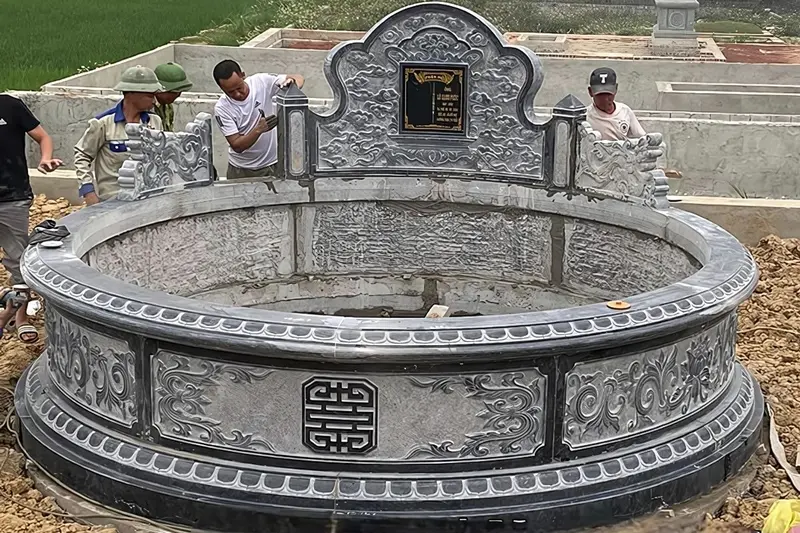 Mẫu lăng mộ tổ đá tròn được chế tác từ đá xanh đen tự nhiên