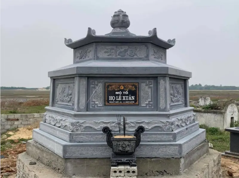 Mẫu mộ tổ đá bát giác nguyên khối đá xanh rêu