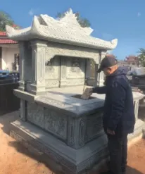 Mẫu mộ đá đôi xanh rêu nguyên khối CT93