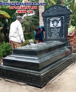 Mộ đá đơn giản tự nhiên tam cấp đẹp MKM 14