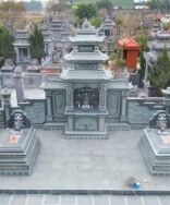 khu lăng mộ đá nguyên khối