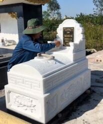 mộ đá trắng