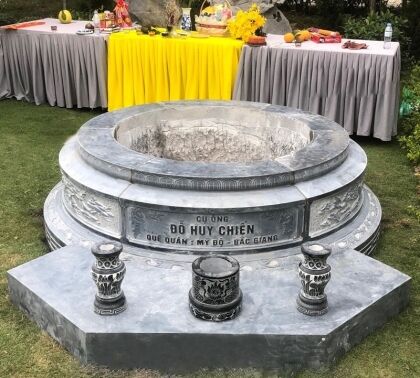 Mộ tròn 3 cấp được Đá Mỹ Nghệ Cát Tiến thi công tại Phù Ninh tỉnh Phú Thọ