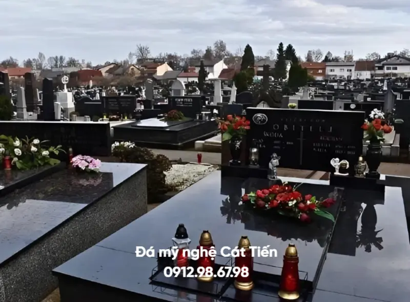 Đá mỹ nghệ Cát Tiến cung cấp mẫu lăng mộ Công giáo bằng đá hoa cương thiết kế trang nghiêm, hiện đại