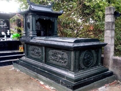 Góc trái mẫu mộ đá hoa cương đẹp CT96 màu đen tuyền