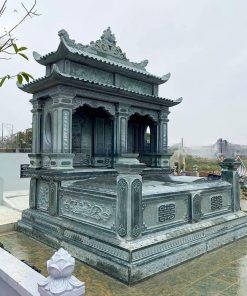 Toàn cảnh mộ đôi đá xanh rêu 2 mái đao CT89