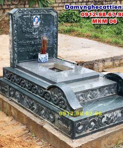 Mộ đá đơn giản đẹp xanh rêu MKM 06