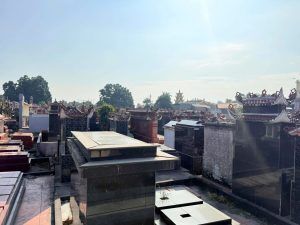 khu lăng mộ đá tại cẩm thủy