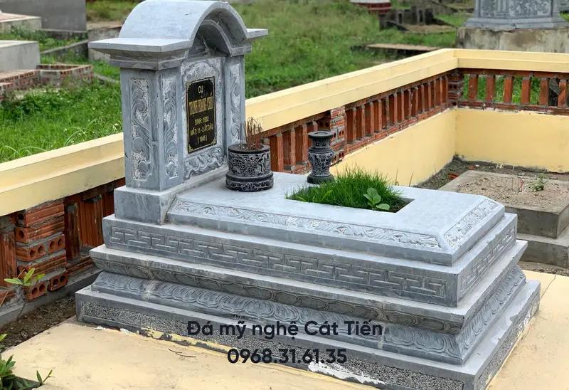Mẫu mộ tam cấp hoa văn đơn giản