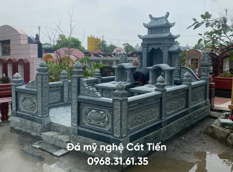 Mẫu hoa văn bông sen được chạm nổi sắc nét