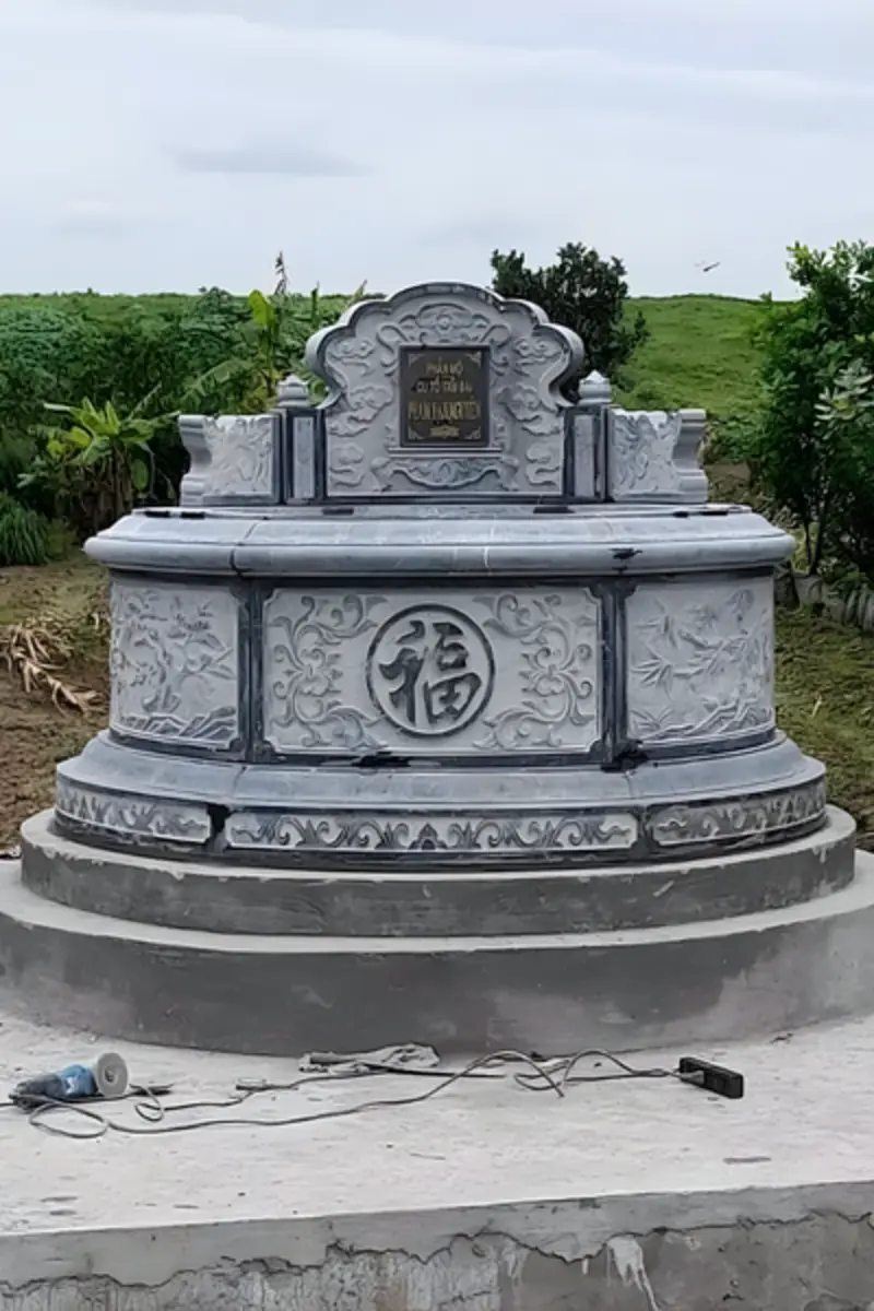 Mẫu bia mộ đá với hoa văn đơn giản