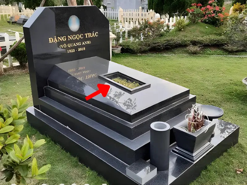 Lỗ thông thiên là một khoảng trống nhỏ trên mộ